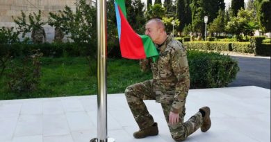 Алиев поднял флаг Азербайджана в столице Карабаха